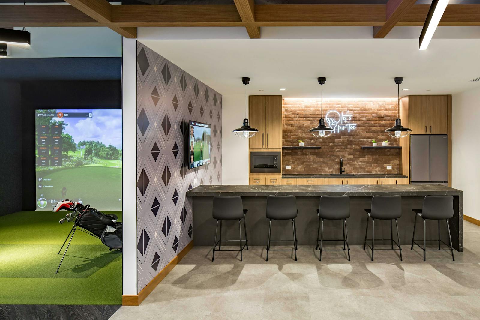 5425 Wisconsin Ave 4