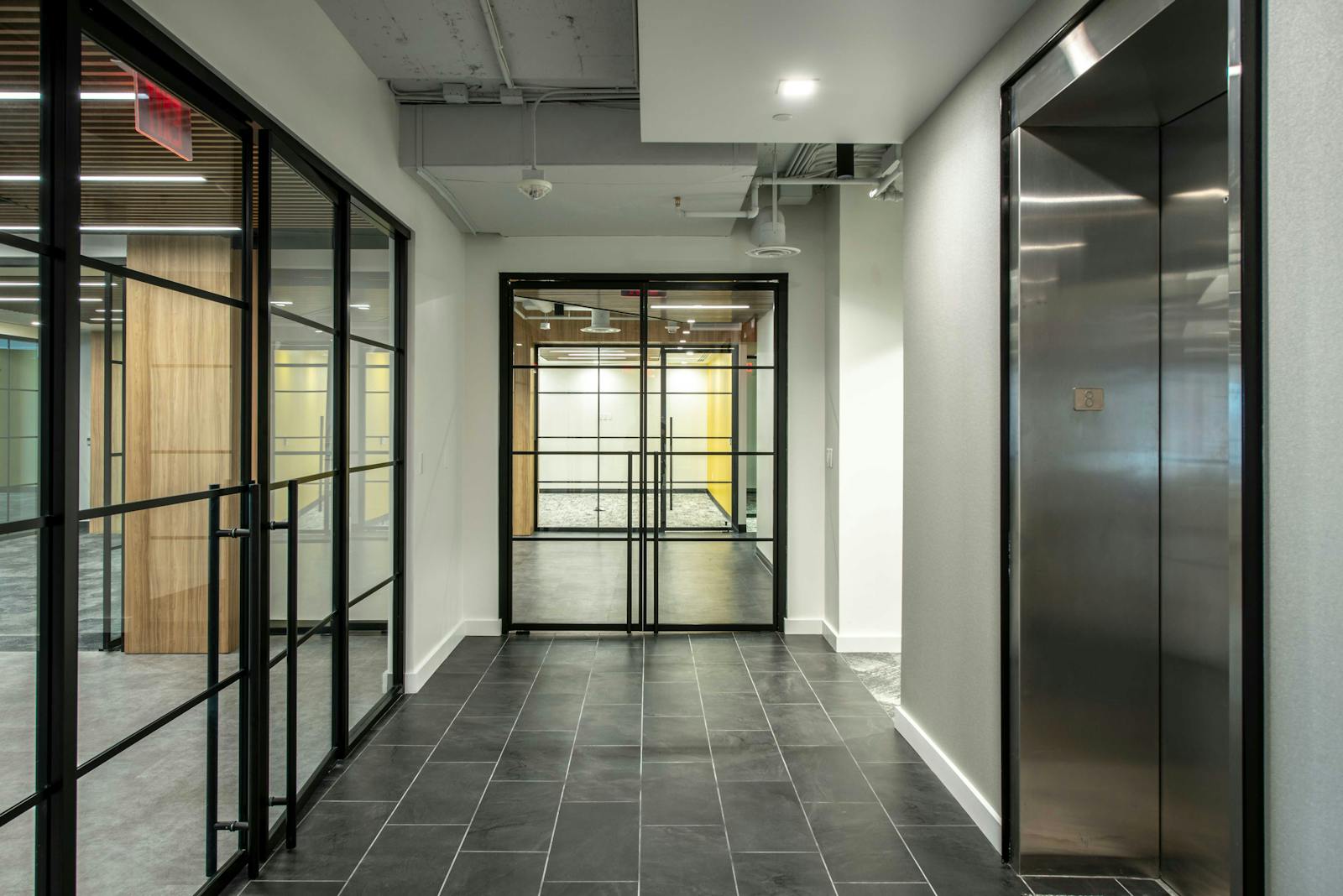 8th Floor Spec Suites: 750 2