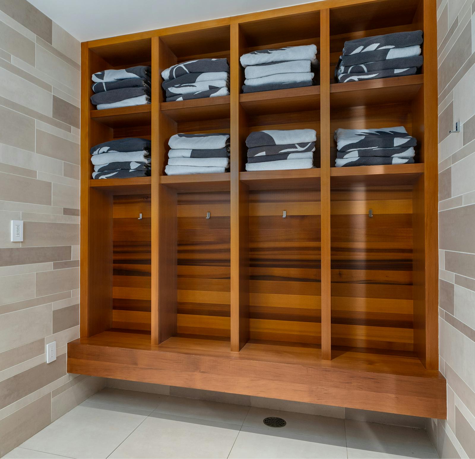 Contemporary Foxhall Residence 14