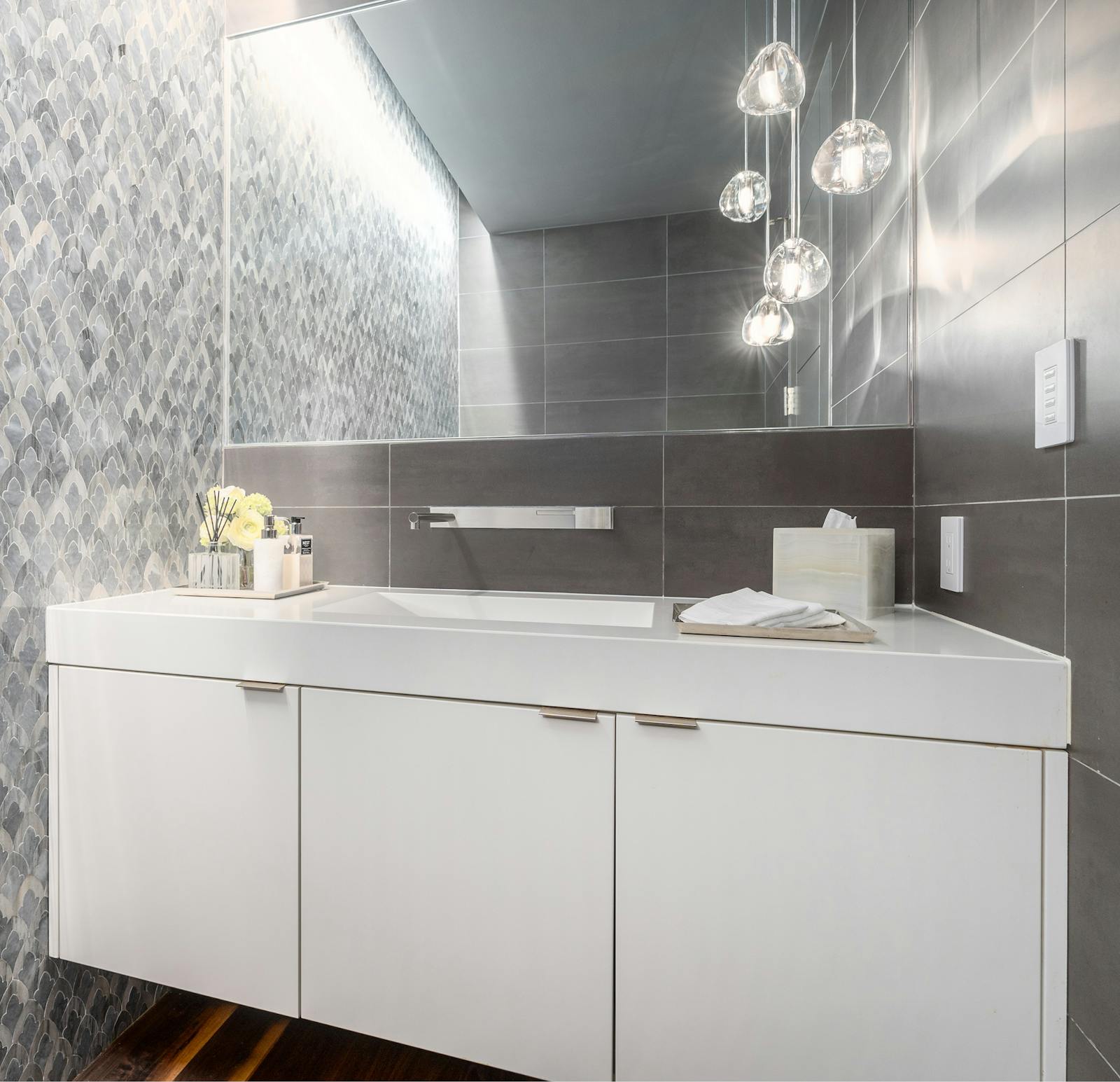 Contemporary Foxhall Residence 9