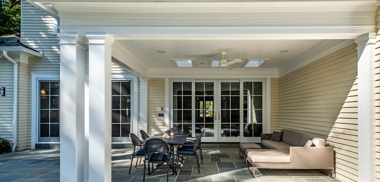 Traditional Style with Transitional Features 4