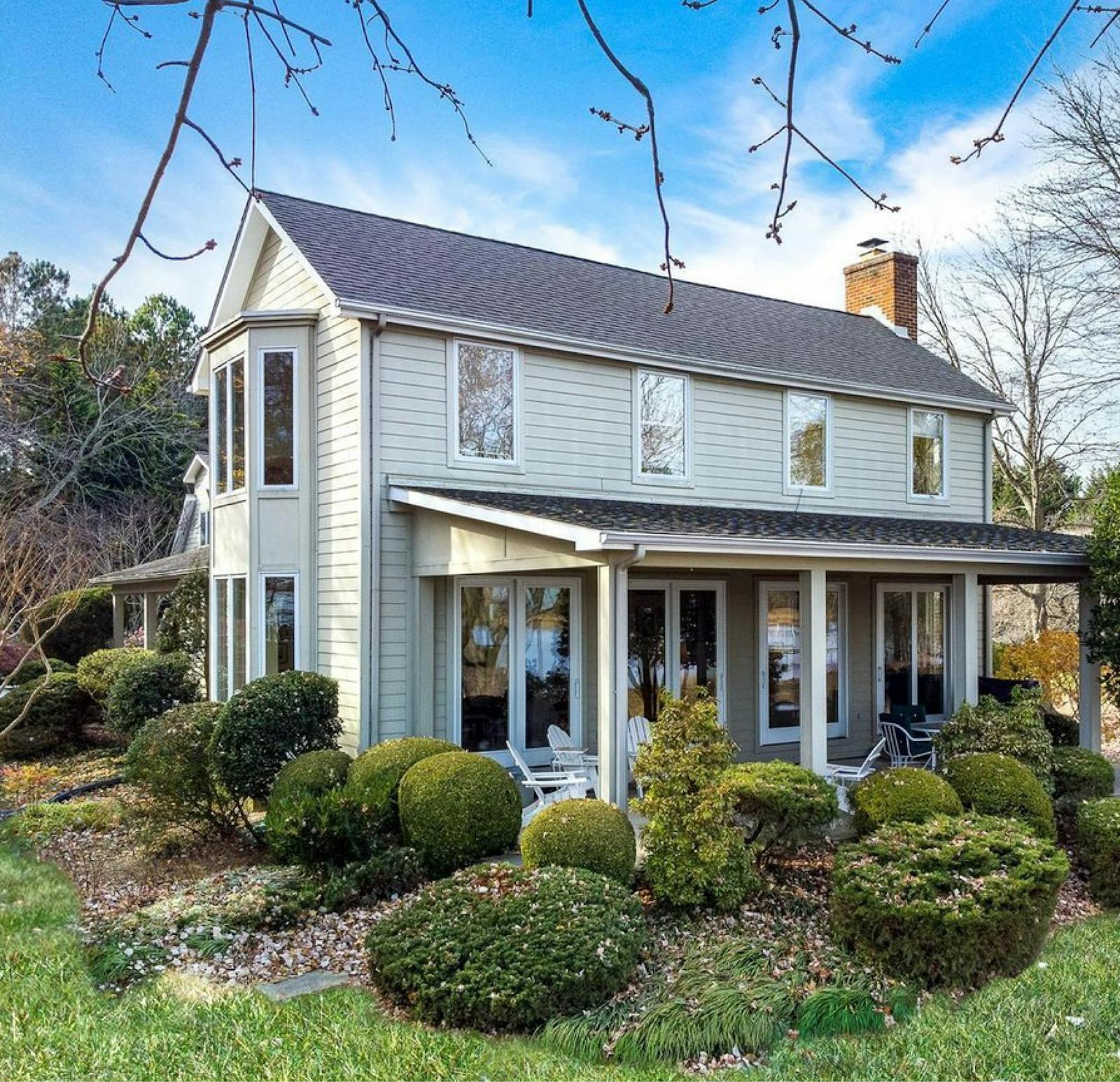 Waterfront Farmhouse 4