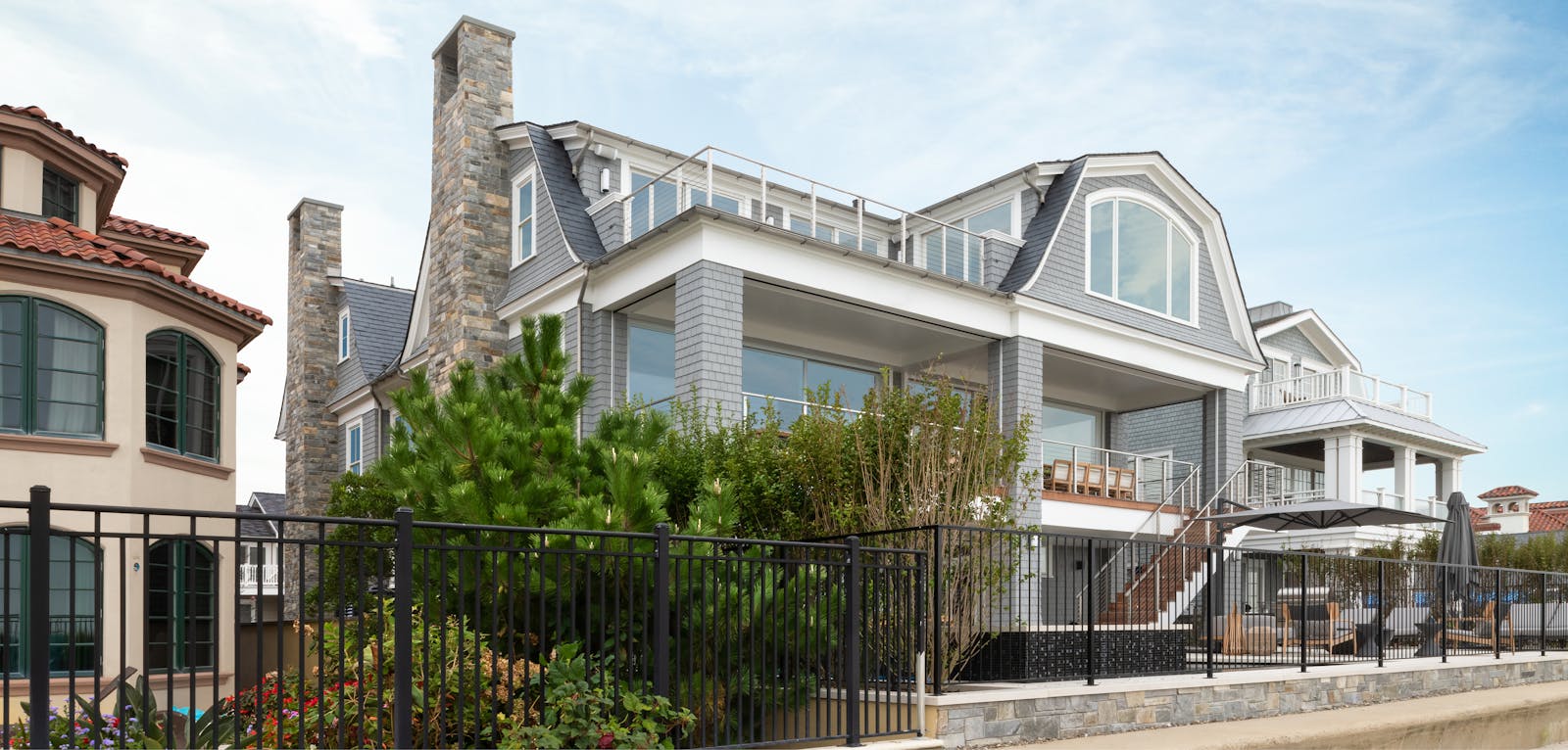 Shingle-Style Vacation Home 11