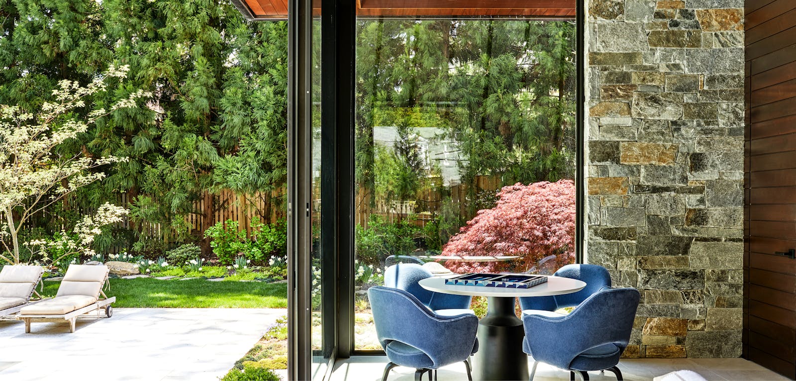 Luxurious Pool House 10