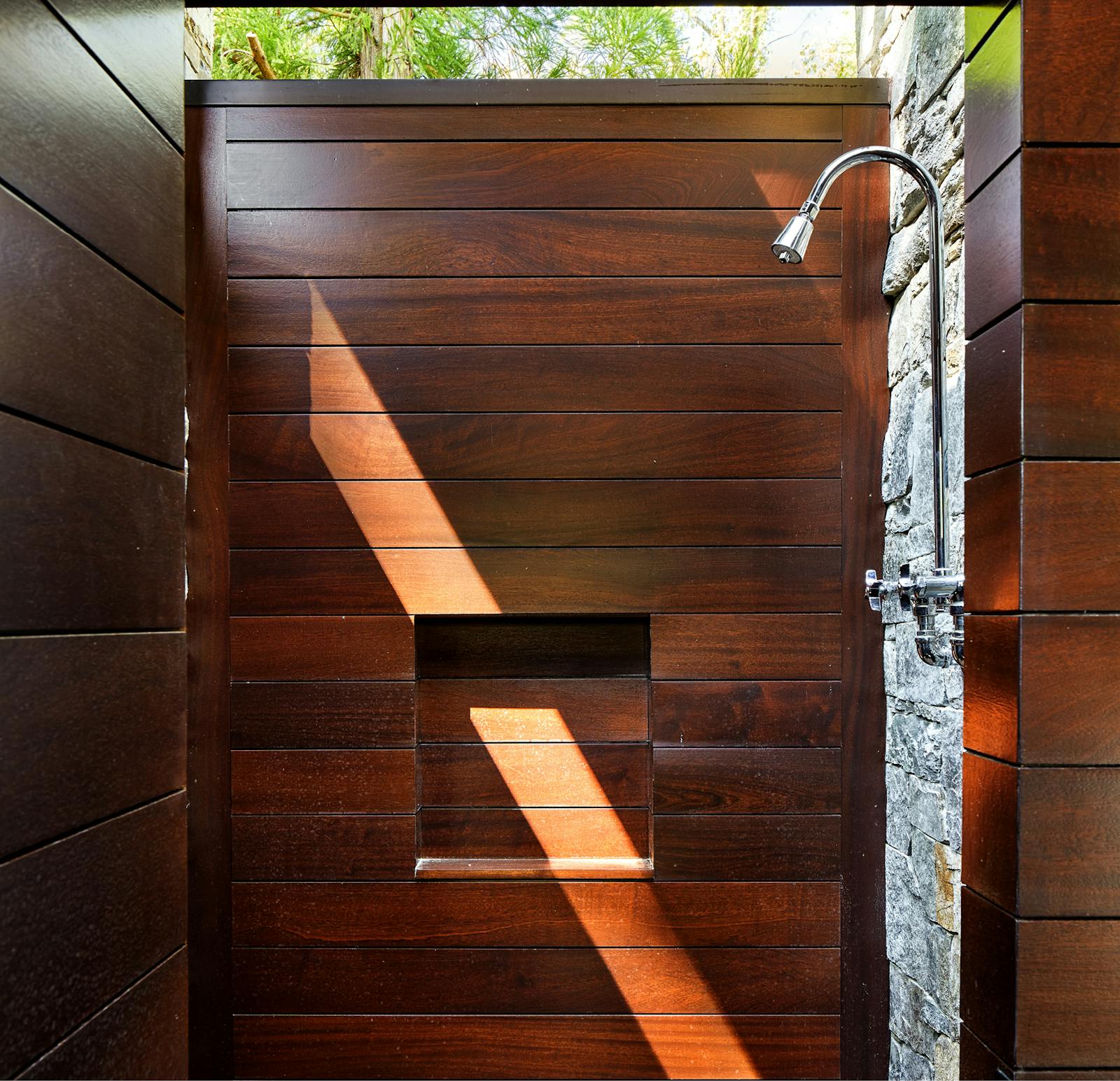 Luxurious Pool House 12