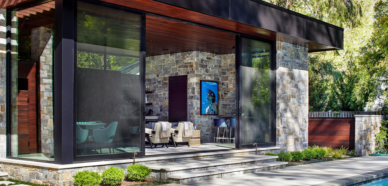 Luxurious Pool House 2