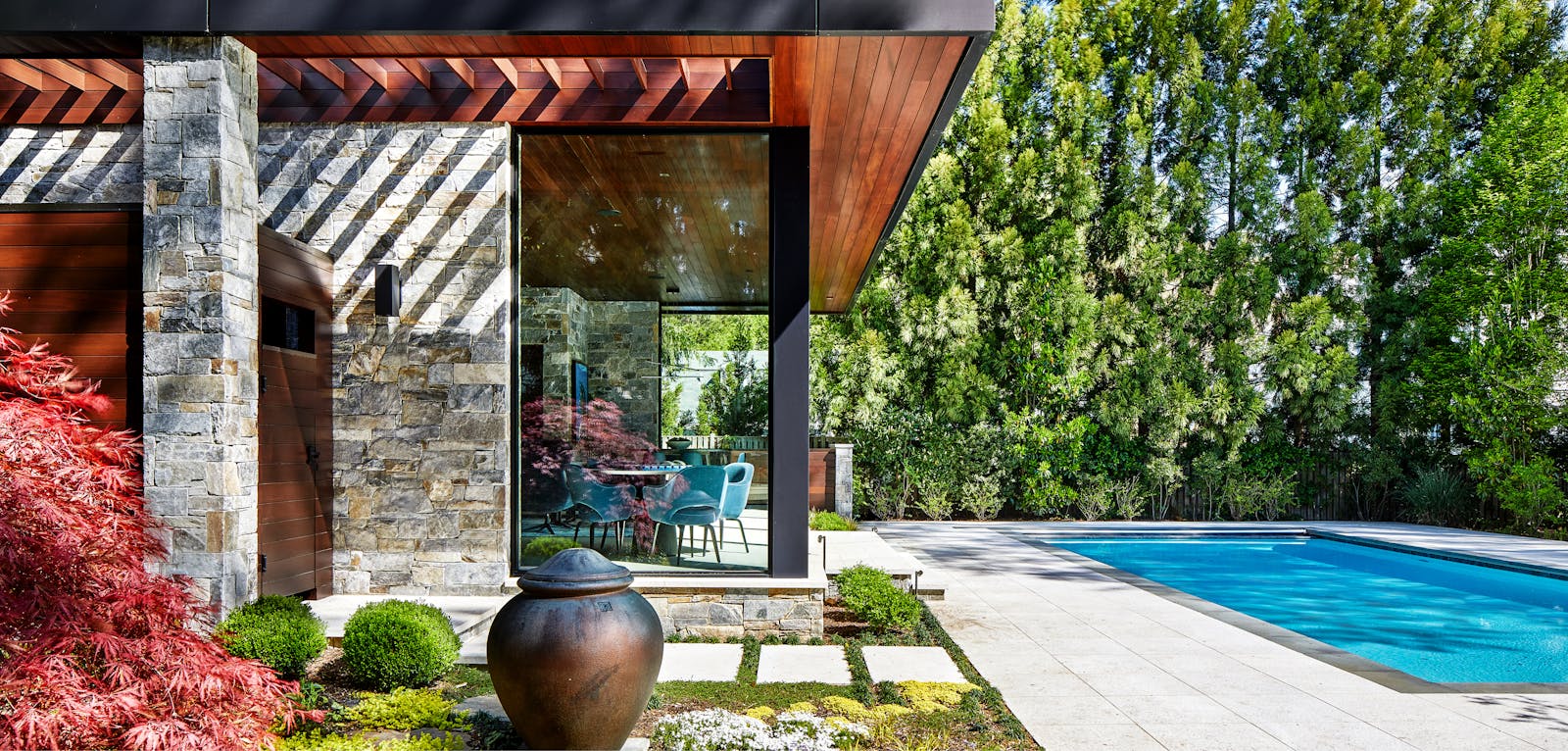 Luxurious Pool House 5