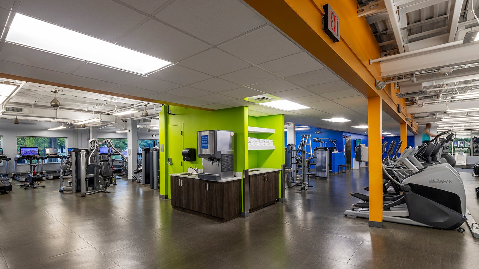 Supreme Sports Club 9