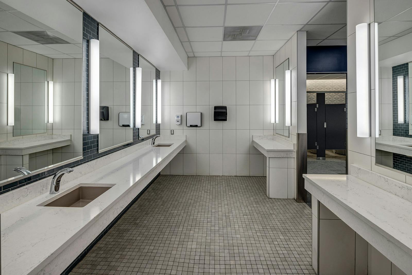 Supreme Sports Club 5